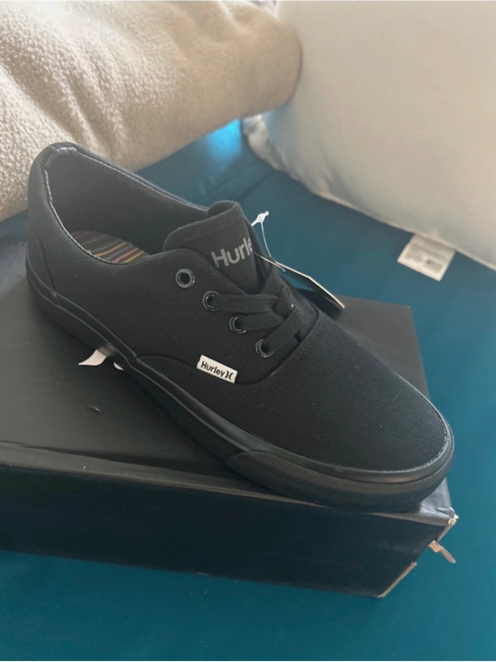 Hurley Men’s Black Low-Top Canvas Sneakers